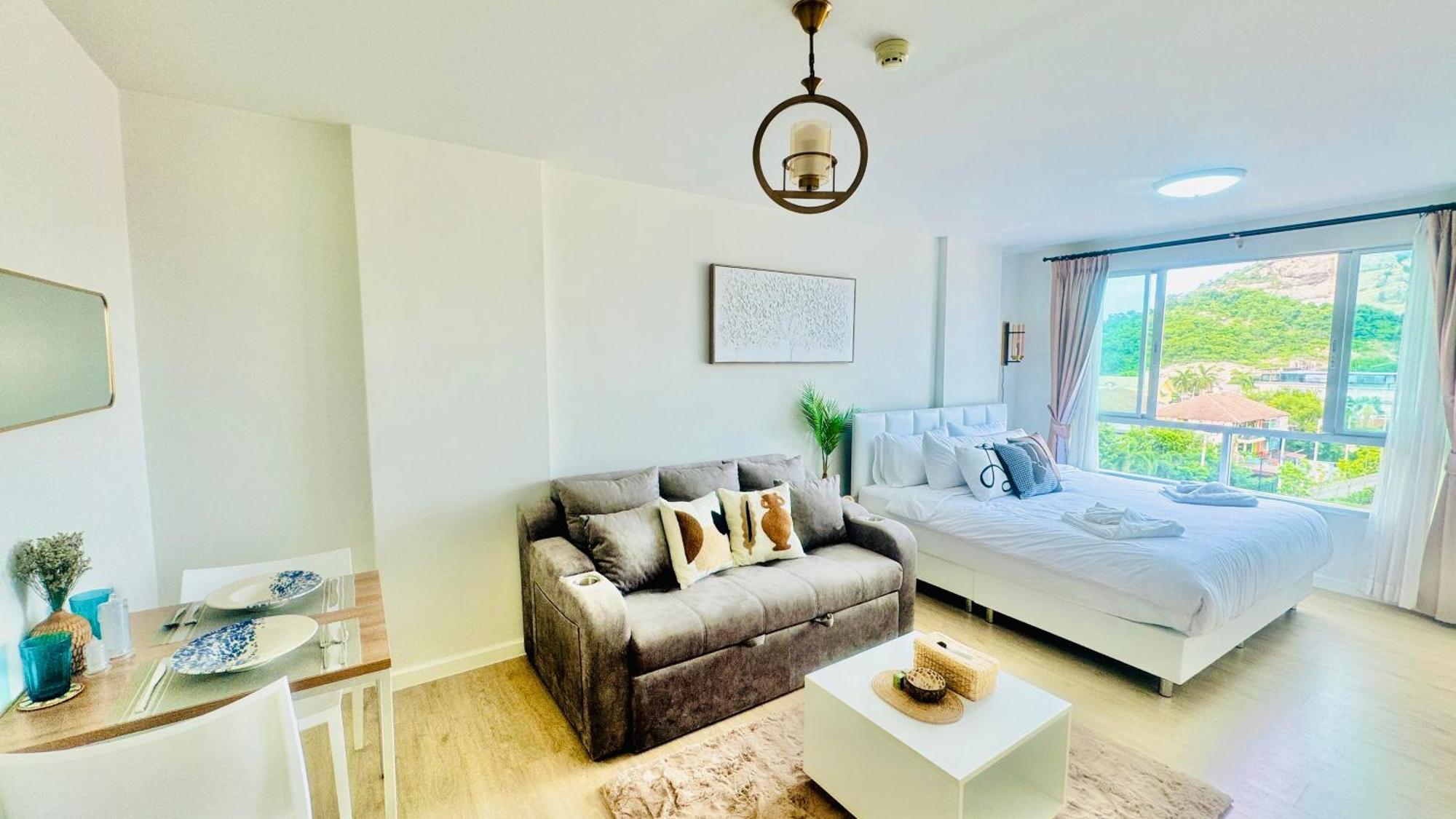 Sea&Mountain View,5 Mins Walk To Famous Beach With King Size Bed HHQ Extérieur photo