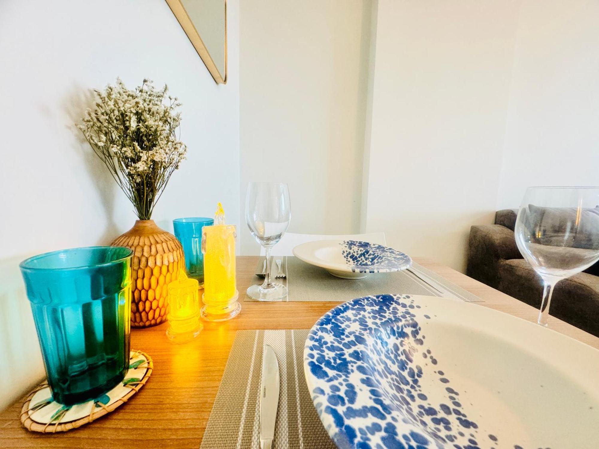 Sea&Mountain View,5 Mins Walk To Famous Beach With King Size Bed HHQ Extérieur photo