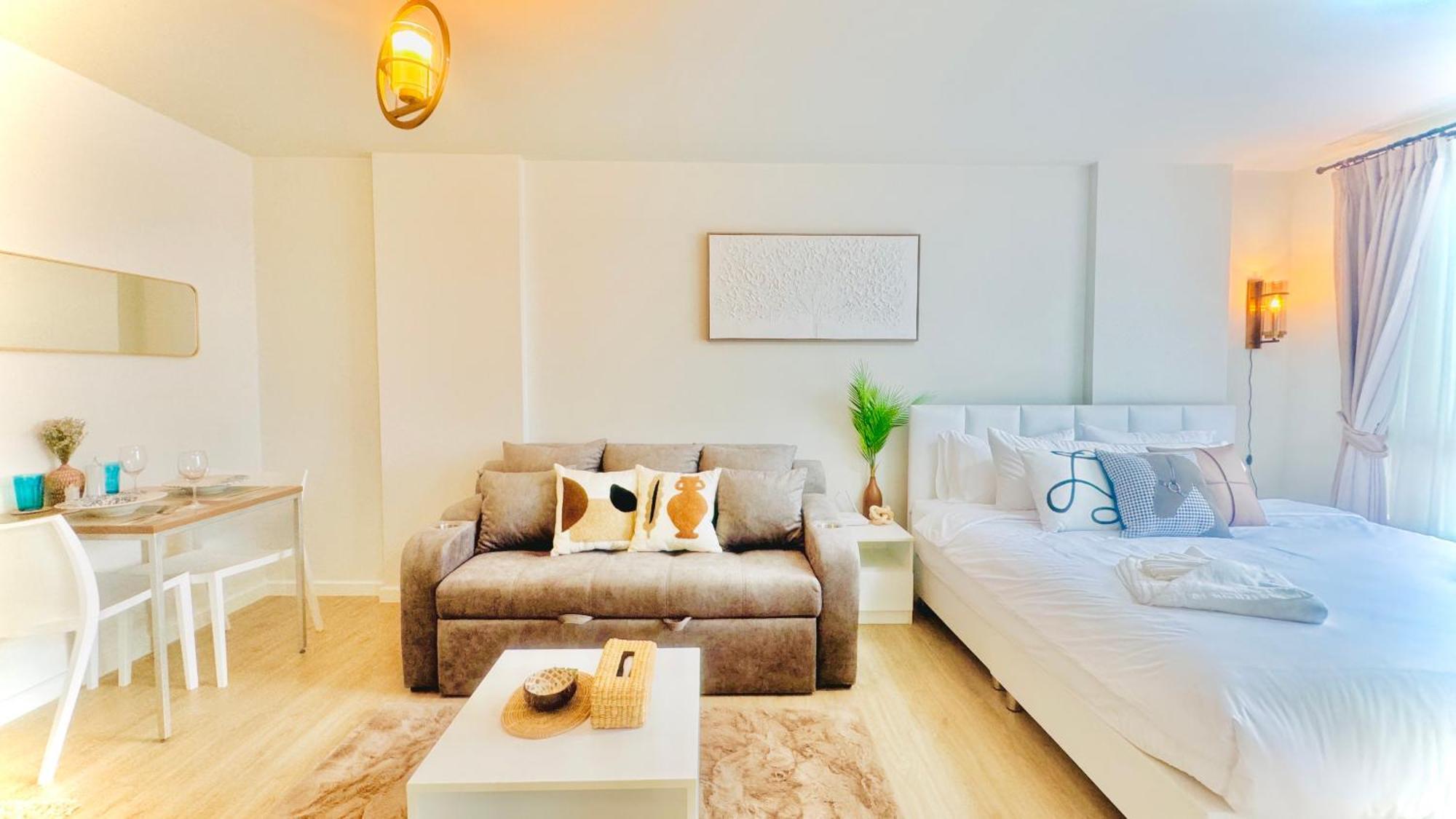 Sea&Mountain View,5 Mins Walk To Famous Beach With King Size Bed HHQ Extérieur photo