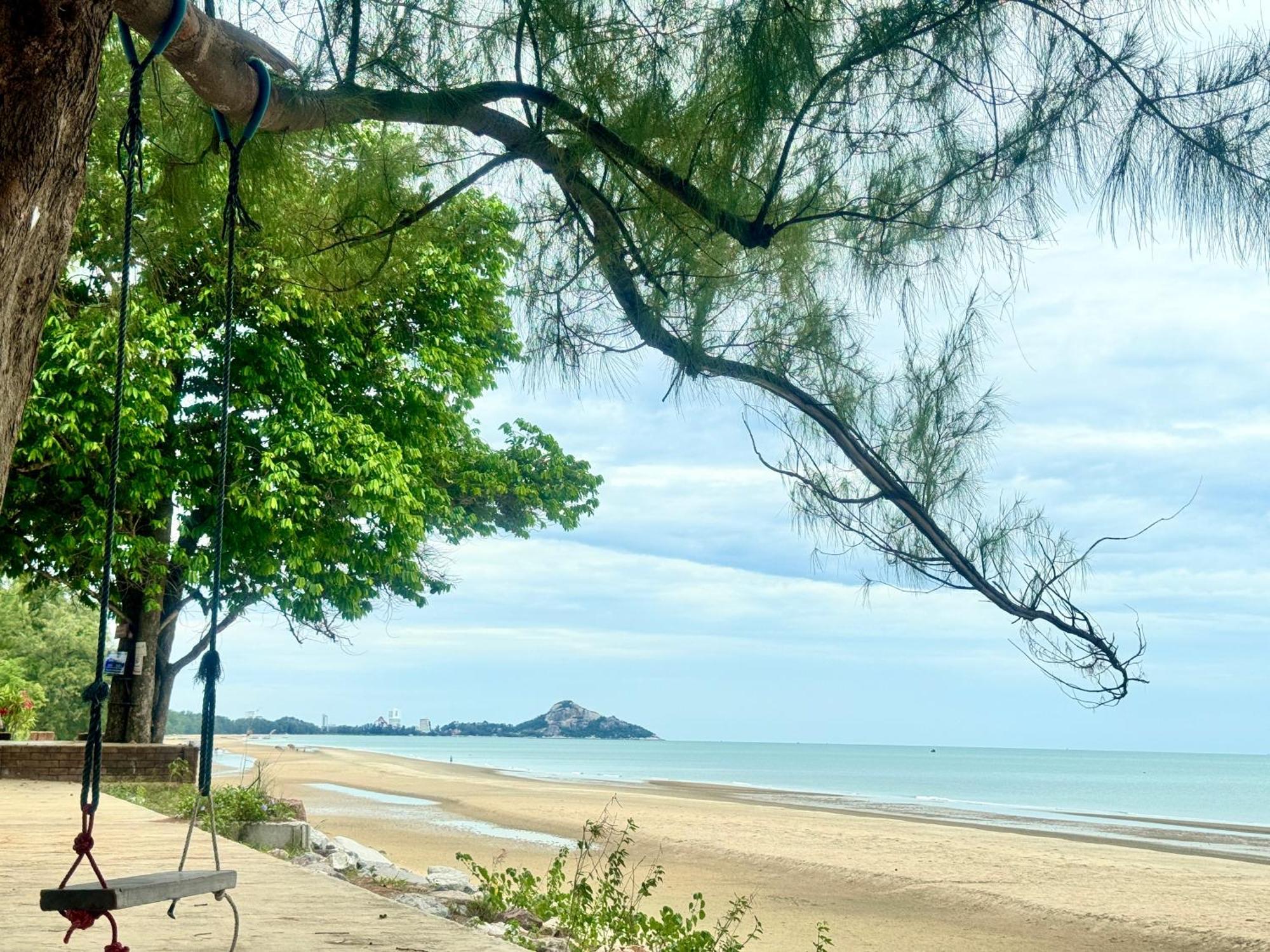 Sea&Mountain View,5 Mins Walk To Famous Beach With King Size Bed HHQ Extérieur photo
